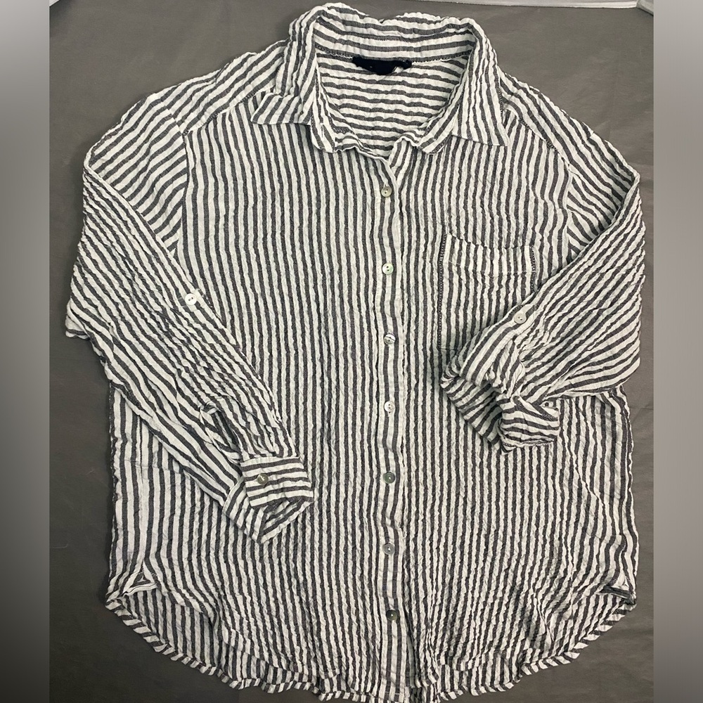 *Final Price Jane and Delancey Roll Tab Slv Striped Crinkle Fabric Collar Top M